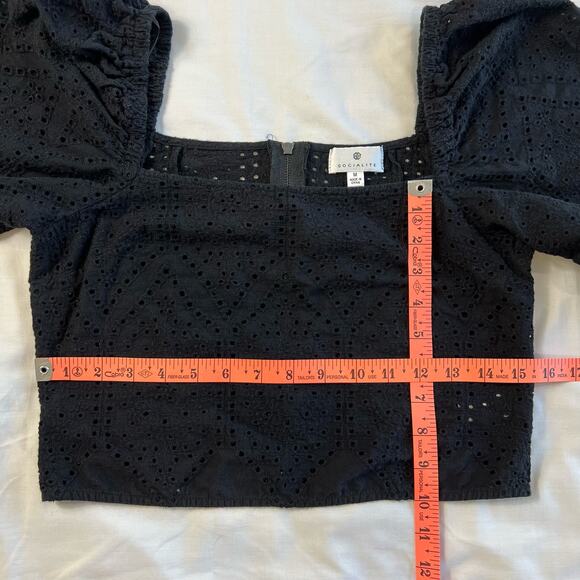 Socialite Women's Medium Black Eyelet Cropped Puff Sleeve Blouse Cottage - Picture 5 of 7